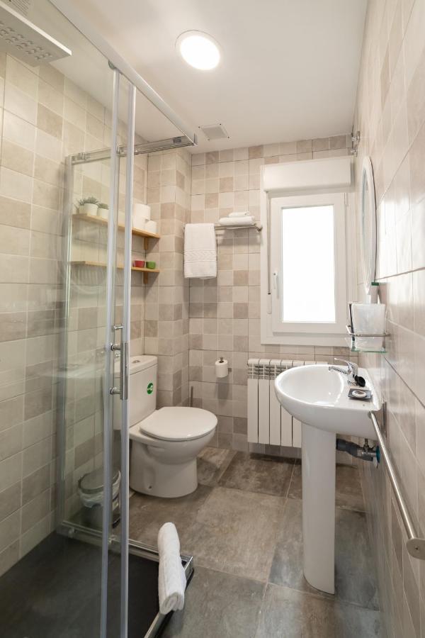 Hostal Puente De Hierro Logroño Buitenkant foto