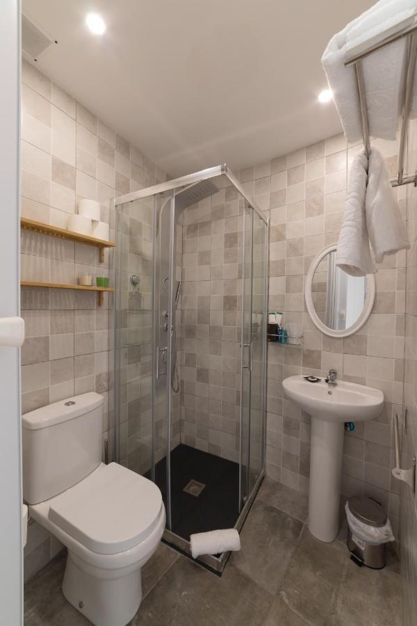 Hostal Puente De Hierro Logroño Buitenkant foto