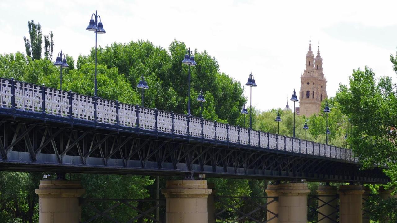 Hostal Puente De Hierro Logroño Buitenkant foto