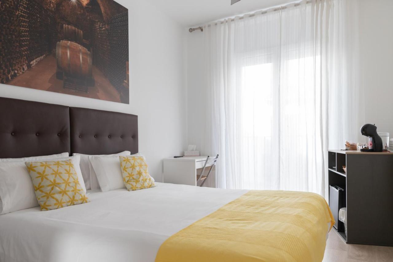 Hostal Puente De Hierro Logroño Buitenkant foto