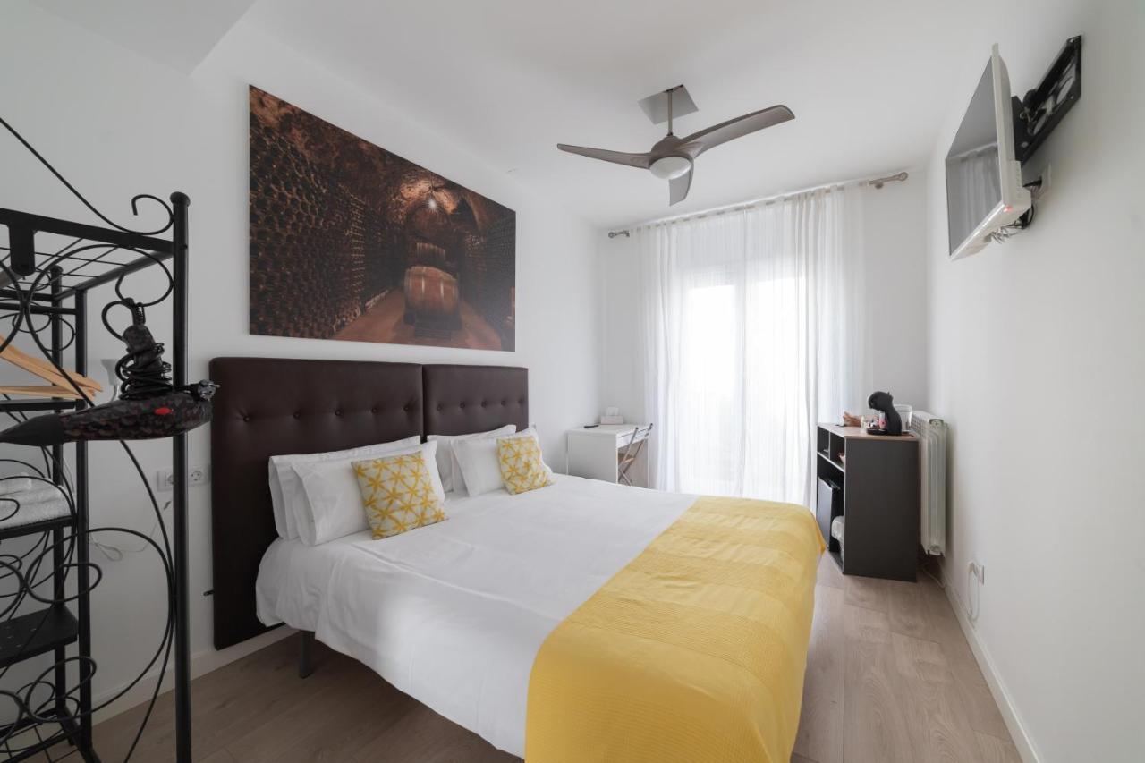 Hostal Puente De Hierro Logroño Buitenkant foto